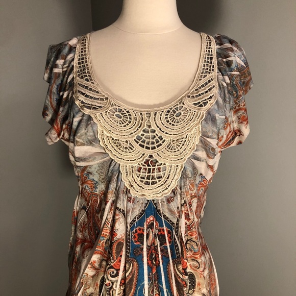 Live and Let Live Colorful Top - Picture 4 of 10